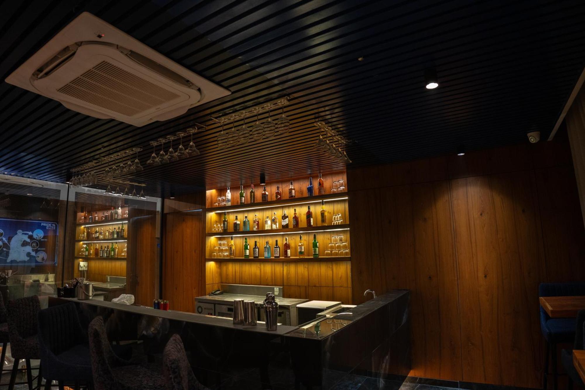 Pride Elite, Daman Hotel Ngoại thất bức ảnh