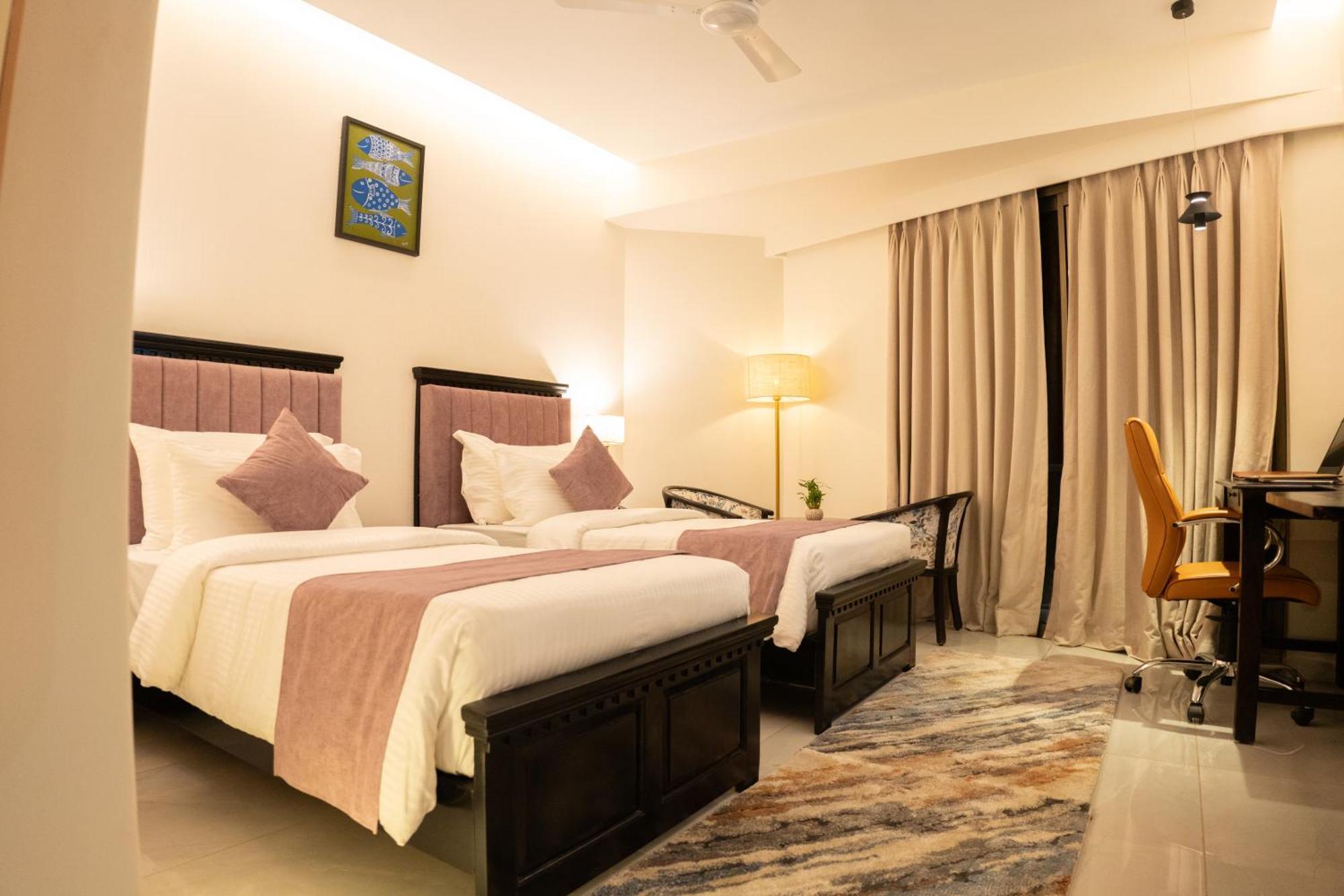 Pride Elite, Daman Hotel Ngoại thất bức ảnh