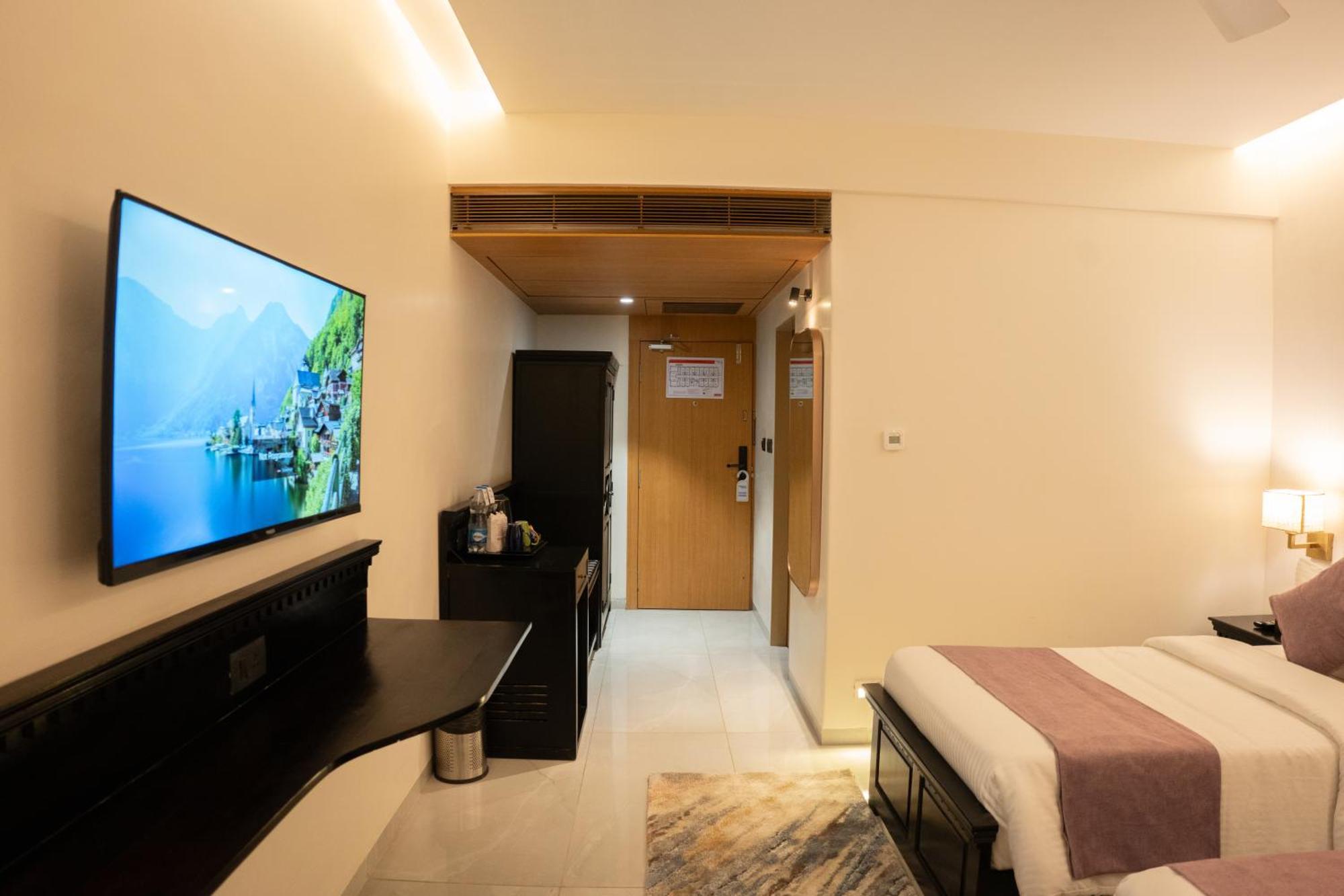Pride Elite, Daman Hotel Ngoại thất bức ảnh
