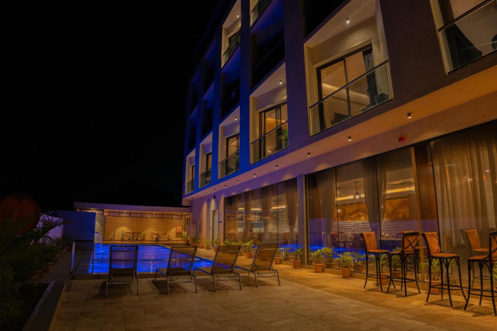 Pride Elite, Daman Hotel Ngoại thất bức ảnh