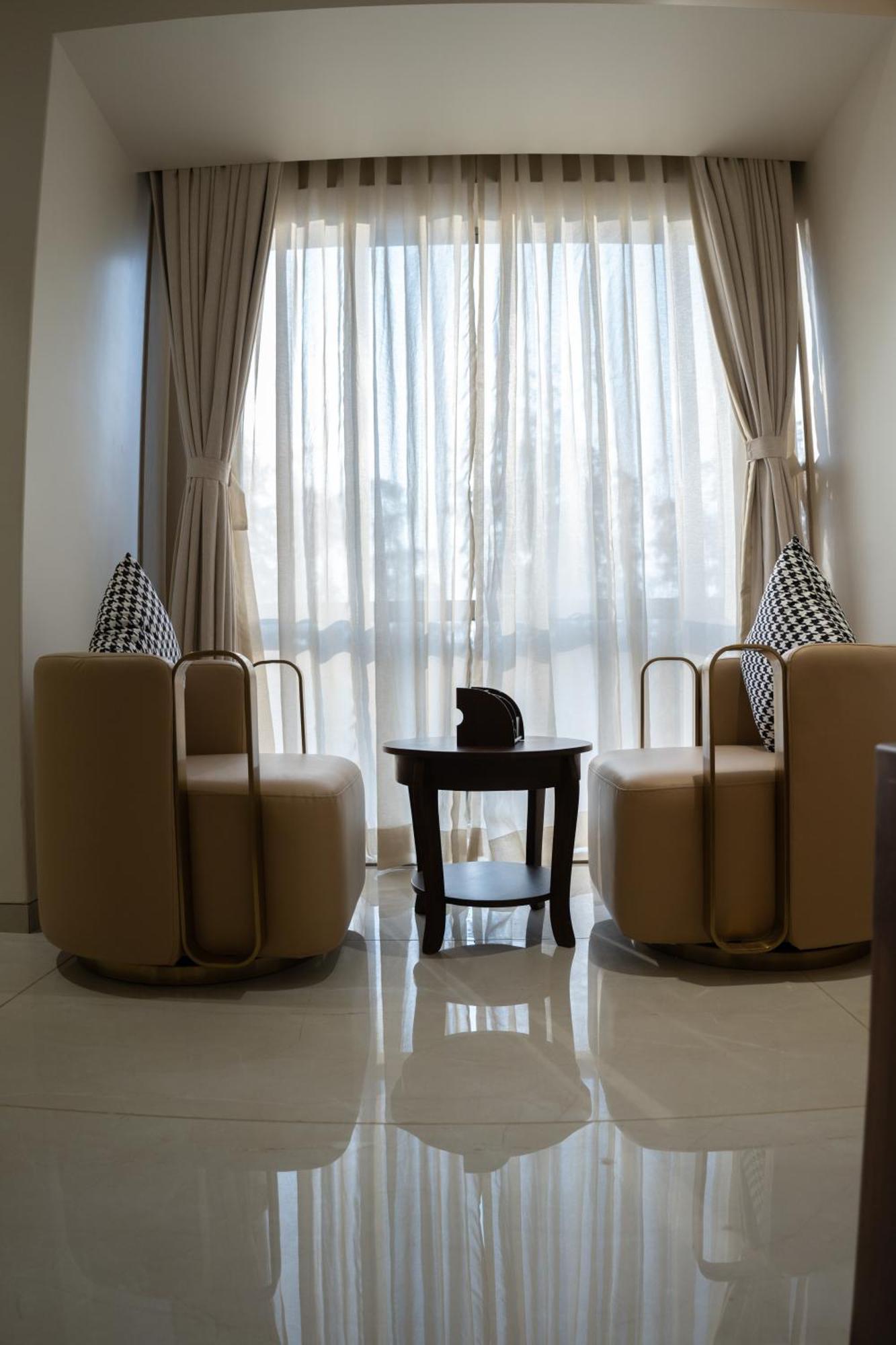 Pride Elite, Daman Hotel Ngoại thất bức ảnh