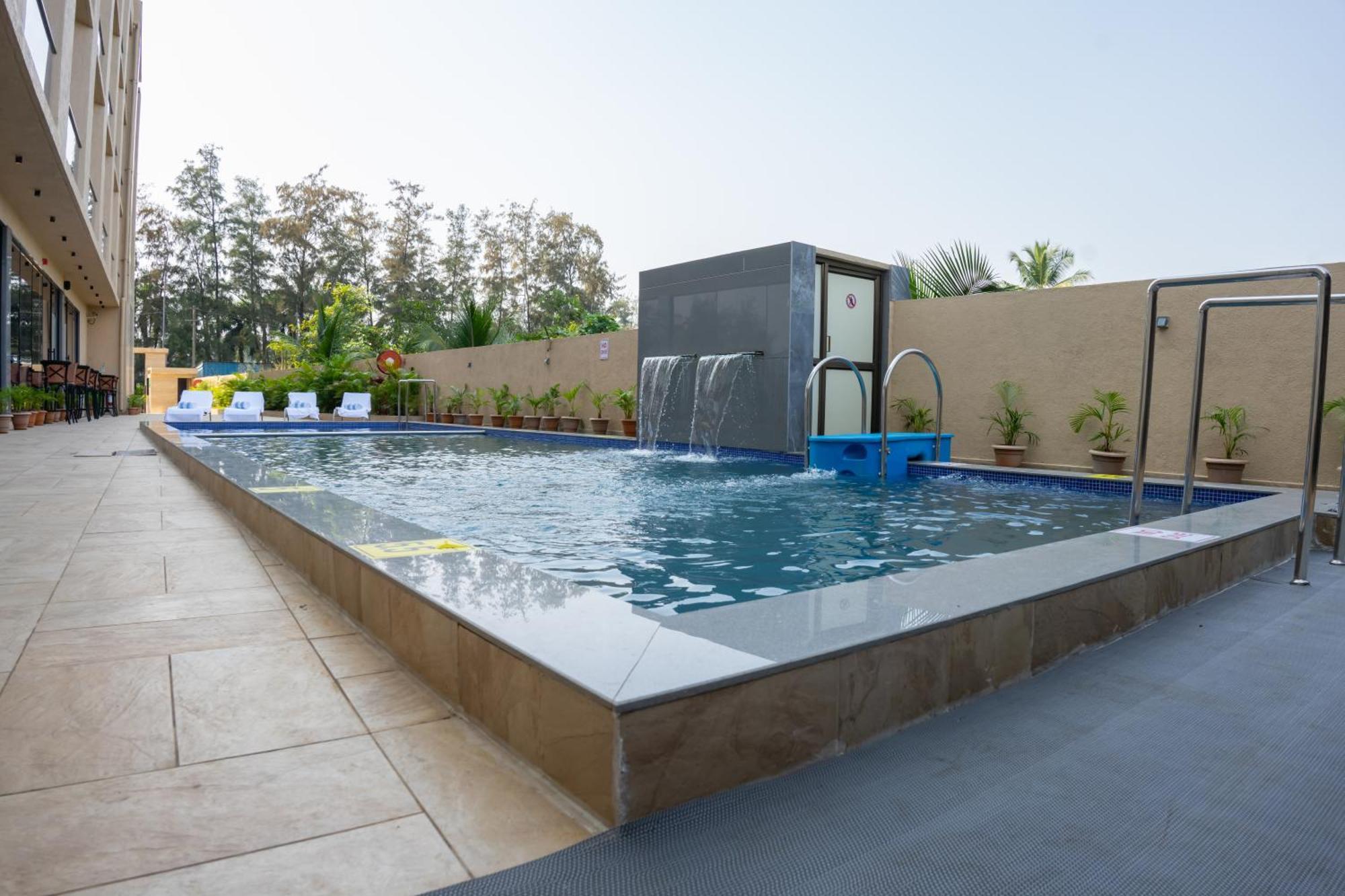 Pride Elite, Daman Hotel Ngoại thất bức ảnh