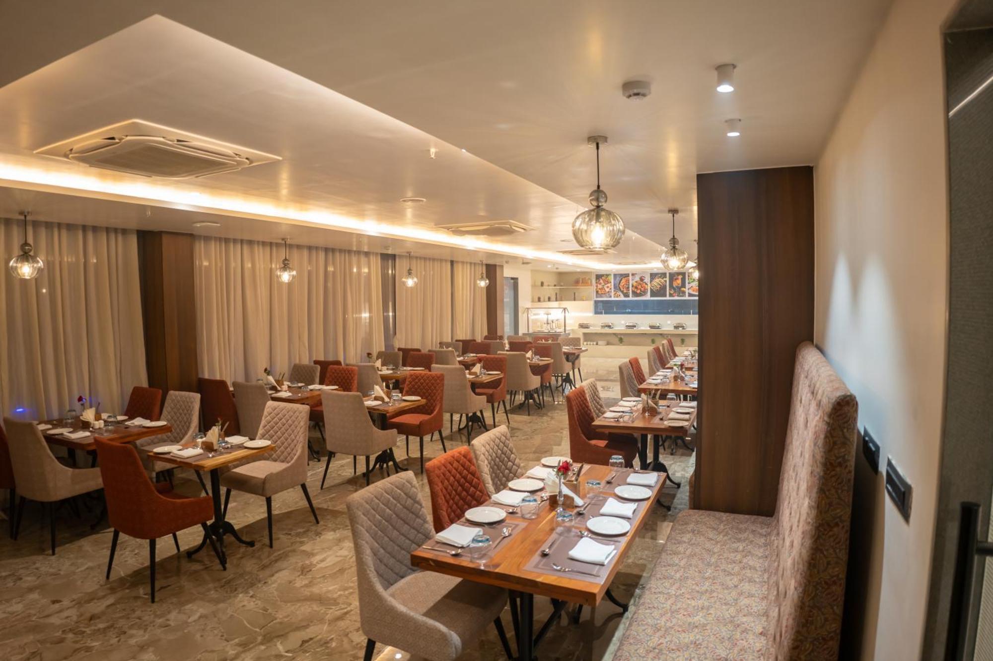 Pride Elite, Daman Hotel Ngoại thất bức ảnh