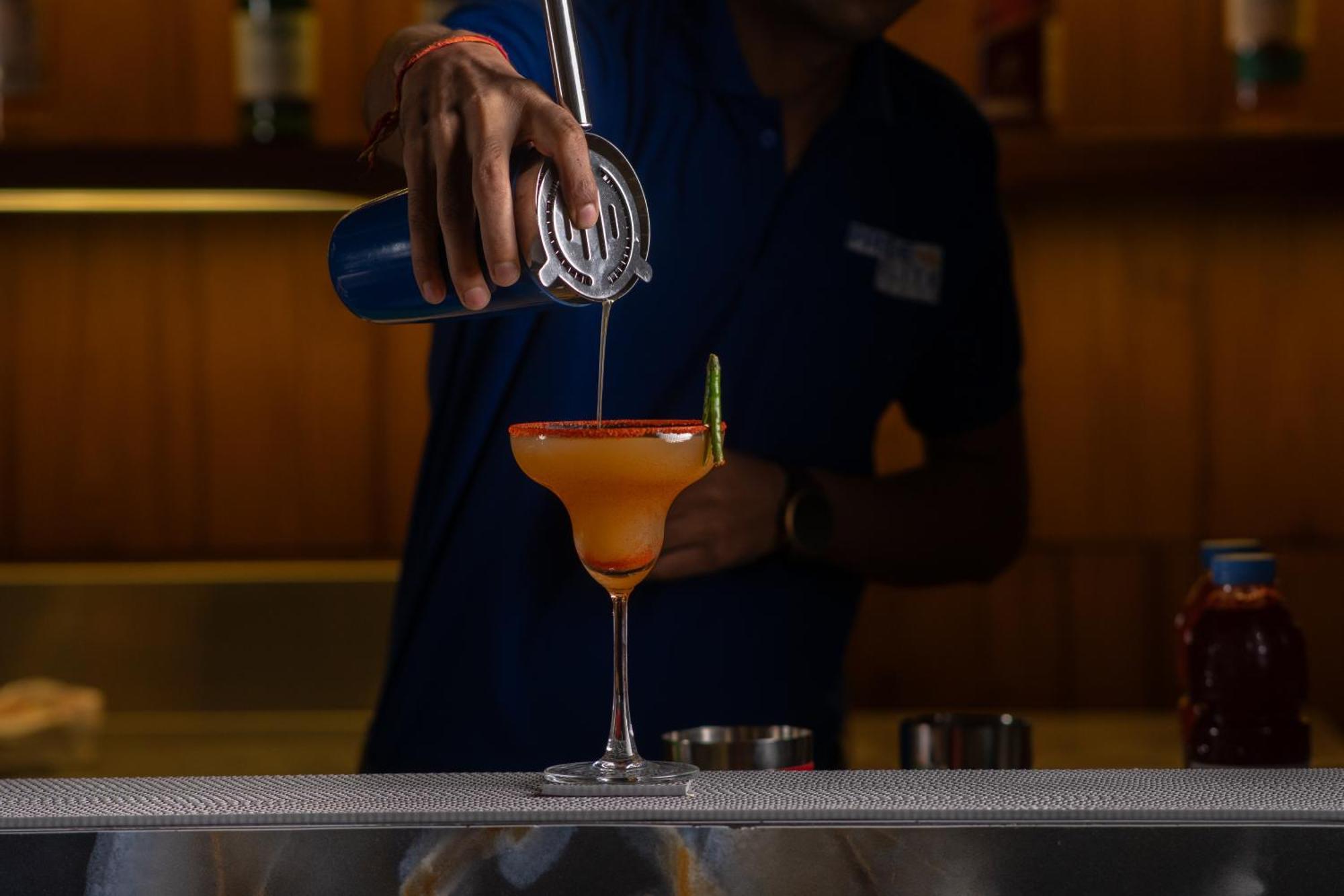 Pride Elite, Daman Hotel Ngoại thất bức ảnh