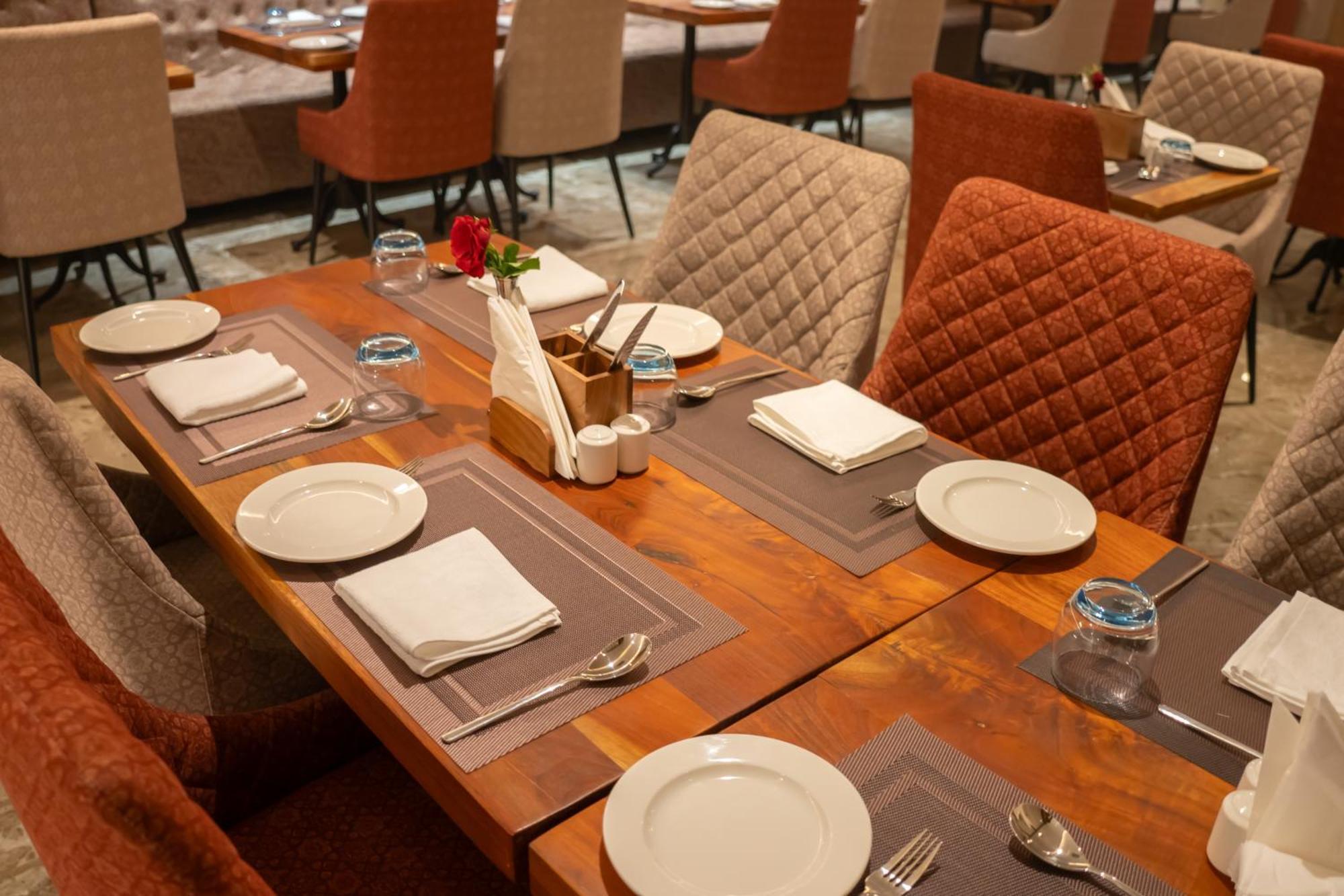 Pride Elite, Daman Hotel Ngoại thất bức ảnh