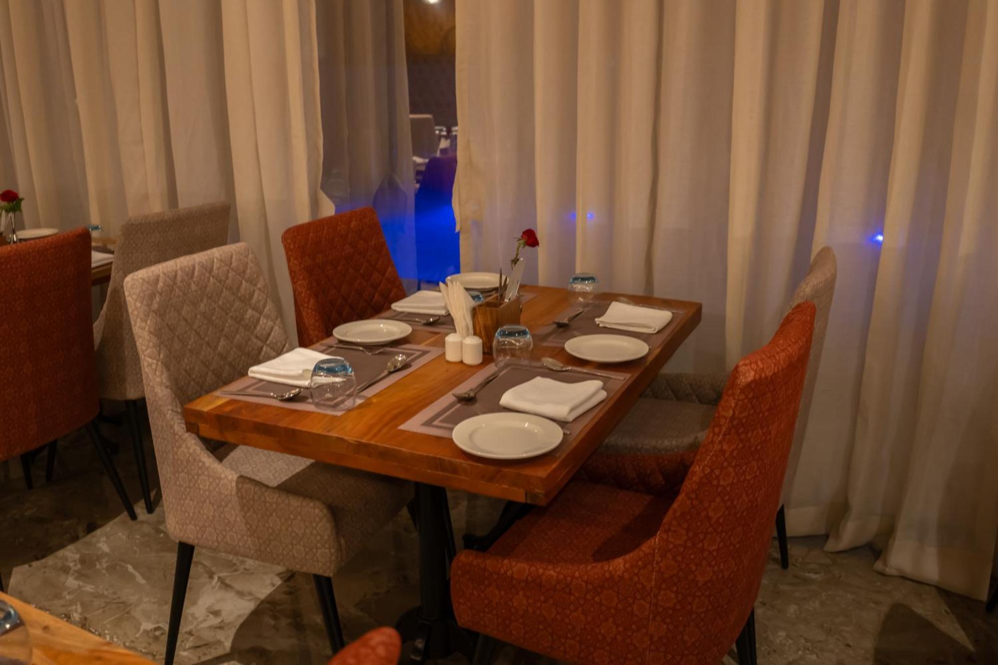Pride Elite, Daman Hotel Ngoại thất bức ảnh