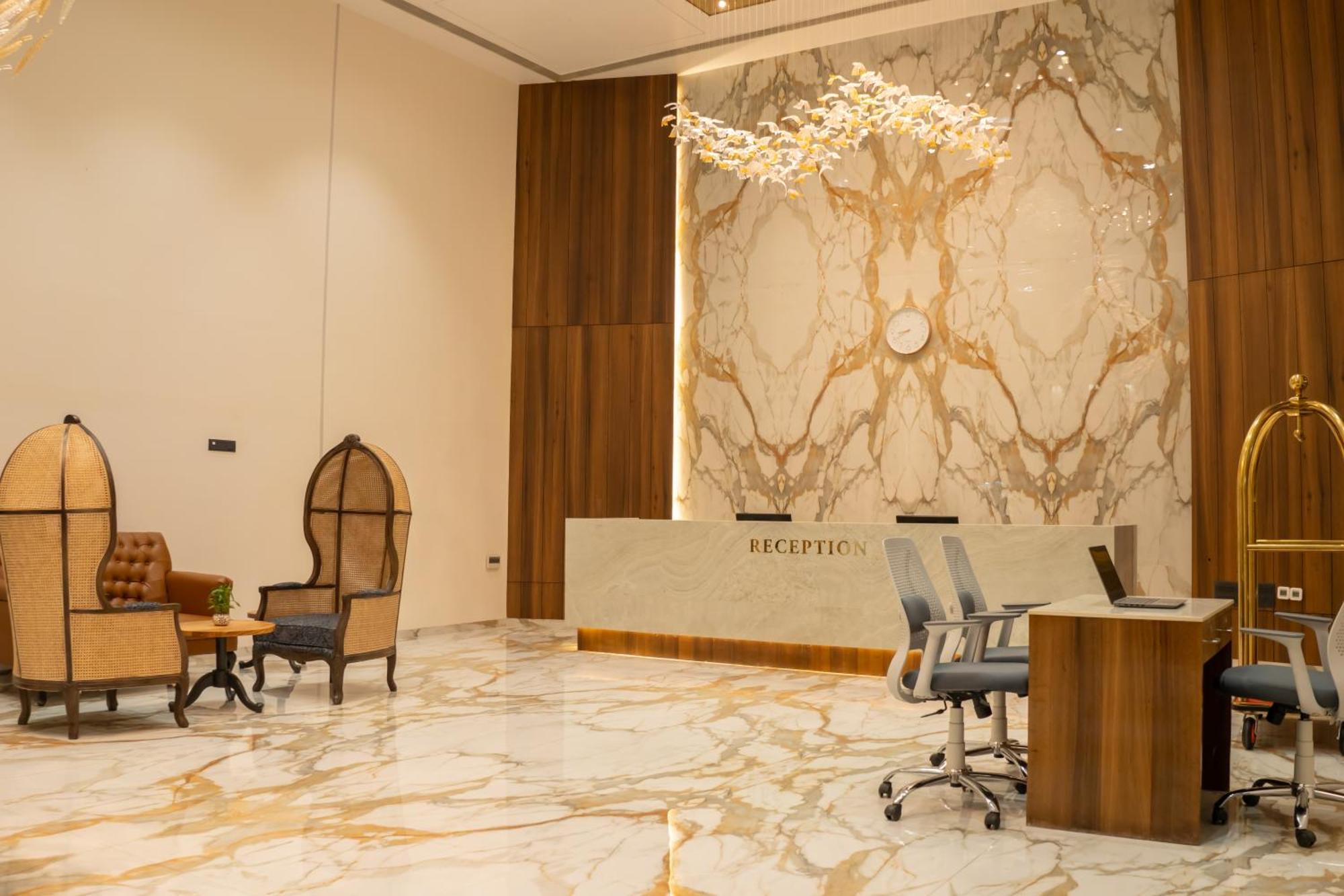 Pride Elite, Daman Hotel Ngoại thất bức ảnh