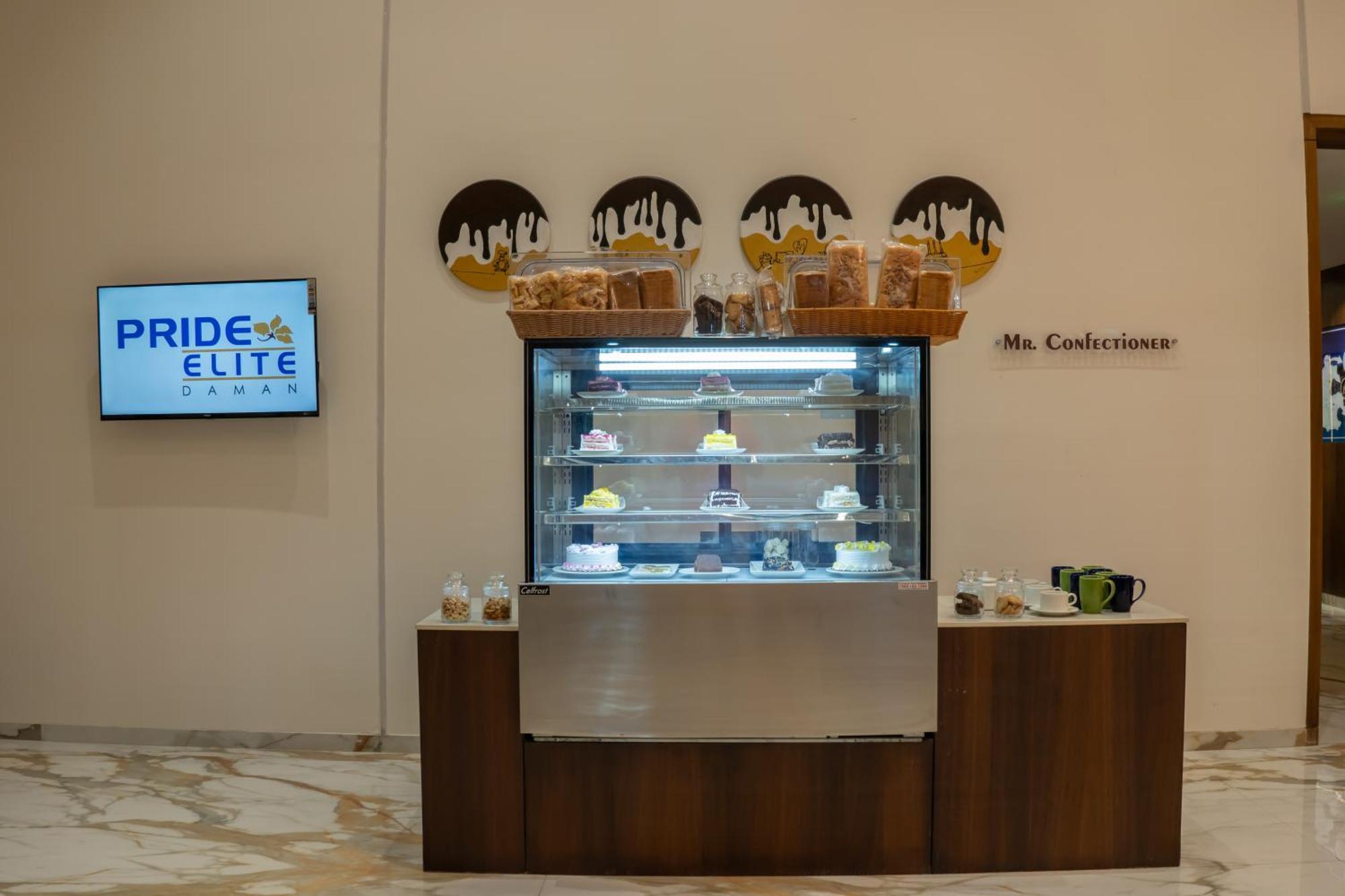 Pride Elite, Daman Hotel Ngoại thất bức ảnh